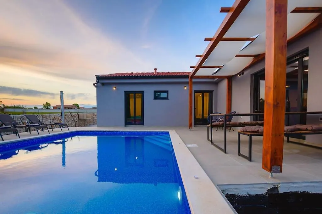 Villa Balun In Orihi - 3 Bedrooms - Pool - Garden - Sauna クロアチア